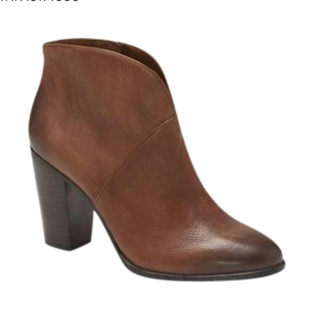 VINCE CAMUTO FRANELL NOTCHED BOOTIE Size 9M